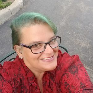 Meet your Posher, Lorie
